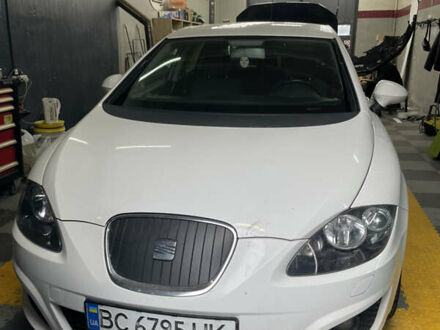 Білий Сеат Leon, об'ємом двигуна 1.6 л та пробігом 300 тис. км за 5000 $, фото 1 на Automoto.ua