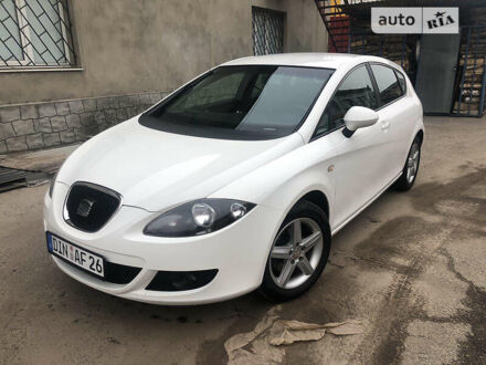 Сеат Leon 2010 у Славуте на Automoto.ua Білий Сеат Leon, об'ємом двигуна 1.6 л та пробігом 204 тис. км за 5750 $, фото 1 на Automoto.ua
