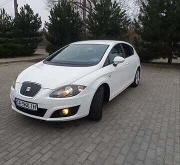 Сеат Леон 2010 в Каменке на Automoto.ua Белый Сеат Леон, объемом двигателя 1.6 л и пробегом 254 тыс. км за 6799 $, фото 1 на Automoto.ua