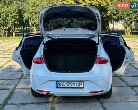 Білий Сеат Leon, об'ємом двигуна 1.6 л та пробігом 285 тис. км за 7200 $, фото 1 на Automoto.ua
