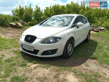 Сеат Леон 2011 в Згуровке на Automoto.ua Белый Сеат Леон, объемом двигателя 1.2 л и пробегом 230 тыс. км за 5500 $, фото 1 на Automoto.ua