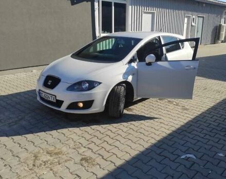 Белый Сеат Леон, объемом двигателя 1.39 л и пробегом 255 тыс. км за 5800 $, фото 1 на Automoto.ua