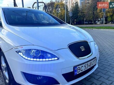 Сеат Леон 2011 в Львове на Automoto.ua Белый Сеат Леон, объемом двигателя 1.6 л и пробегом 333 тыс. км за 6150 $, фото 1 на Automoto.ua