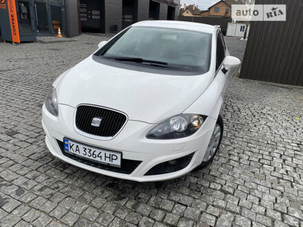 Сеат Leon 2011 у Києві на Automoto.ua Білий Сеат Leon, об'ємом двигуна 1.2 л та пробігом 170 тис. км за 6250 $, фото 1 на Automoto.ua