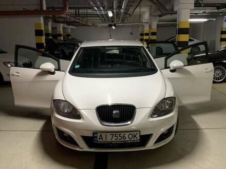 Сеат Леон 2012 в Вышгороде на Automoto.ua Белый Сеат Леон, объемом двигателя 1.2 л и пробегом 186 тыс. км за 8000 $, фото 1 на Automoto.ua