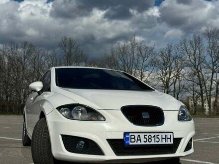 Сеат Leon 2012 у Кропивницькому (Кіровограді) на Automoto.ua Білий Сеат Leon, об'ємом двигуна 1.2 л та пробігом 150 тис. км за 7499 $, фото 1 на Automoto.ua