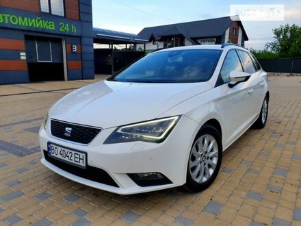 Сеат Леон 2014 в Тернополе на Automoto.ua Белый Сеат Леон, объемом двигателя 1.97 л и пробегом 205 тыс. км за 11800 $, фото 1 на Automoto.ua