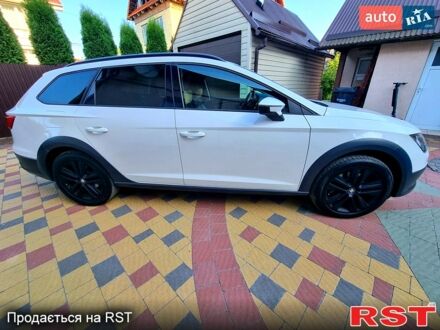 Белый Сеат Леон, объемом двигателя 2 л и пробегом 135 тыс. км за 16750 $, фото 1 на Automoto.ua