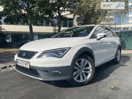 Сеат Леон 2017 в Киеве на Automoto.ua Белый Сеат Леон, объемом двигателя 1.97 л и пробегом 122 тыс. км за 18999 $, фото 1 на Automoto.ua