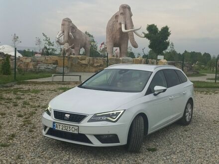 Сеат Леон 2019 в Ивано-Франковске на Automoto.ua Белый Сеат Леон, объемом двигателя 1.6 л и пробегом 239 тыс. км за 14200 $, фото 1 на Automoto.ua
