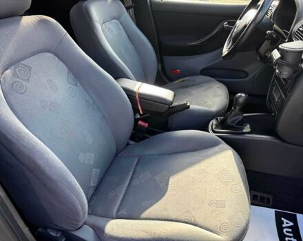 Черный Сеат Леон, объемом двигателя 1.8 л и пробегом 270 тыс. км за 3140 $, фото 15 на Automoto.ua