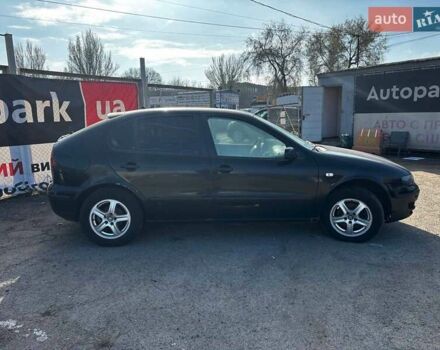 Черный Сеат Леон, объемом двигателя 1.8 л и пробегом 270 тыс. км за 3190 $, фото 5 на Automoto.ua