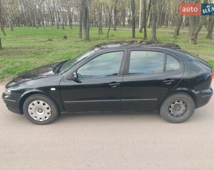 Черный Сеат Леон, объемом двигателя 1.6 л и пробегом 403 тыс. км за 2900 $, фото 5 на Automoto.ua