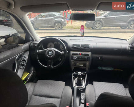 Чорний Сеат Leon, об'ємом двигуна 1.8 л та пробігом 300 тис. км за 5500 $, фото 7 на Automoto.ua