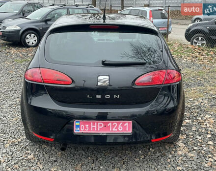 Черный Сеат Леон, объемом двигателя 1.6 л и пробегом 185 тыс. км за 5200 $, фото 4 на Automoto.ua