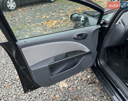 Черный Сеат Леон, объемом двигателя 1.6 л и пробегом 185 тыс. км за 5200 $, фото 15 на Automoto.ua