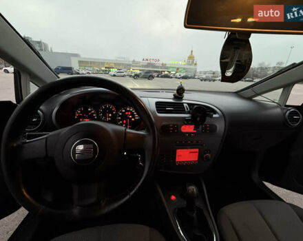 Черный Сеат Леон, объемом двигателя 1.6 л и пробегом 289 тыс. км за 5500 $, фото 8 на Automoto.ua