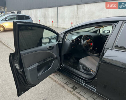 Черный Сеат Леон, объемом двигателя 2 л и пробегом 212 тыс. км за 4600 $, фото 8 на Automoto.ua