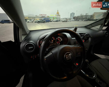 Черный Сеат Леон, объемом двигателя 1.6 л и пробегом 289 тыс. км за 5500 $, фото 9 на Automoto.ua