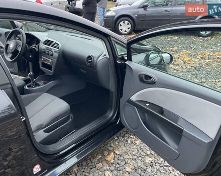 Черный Сеат Леон, объемом двигателя 1.6 л и пробегом 185 тыс. км за 5200 $, фото 17 на Automoto.ua