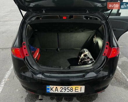 Черный Сеат Леон, объемом двигателя 1.6 л и пробегом 289 тыс. км за 5500 $, фото 14 на Automoto.ua