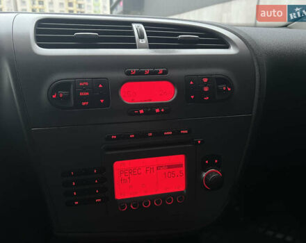 Черный Сеат Леон, объемом двигателя 2 л и пробегом 212 тыс. км за 4600 $, фото 14 на Automoto.ua