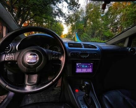 Черный Сеат Леон, объемом двигателя 2 л и пробегом 293 тыс. км за 5200 $, фото 7 на Automoto.ua