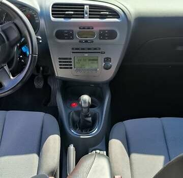 Черный Сеат Леон, объемом двигателя 1.6 л и пробегом 127 тыс. км за 5400 $, фото 13 на Automoto.ua