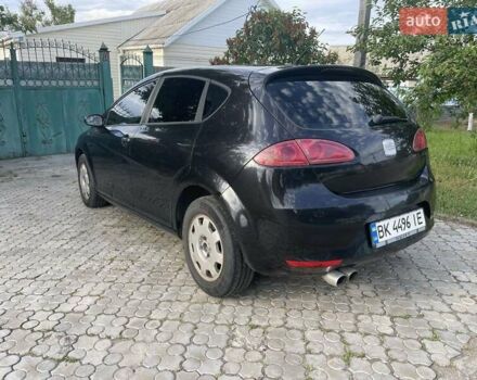 Черный Сеат Леон, объемом двигателя 1.6 л и пробегом 250 тыс. км за 4300 $, фото 5 на Automoto.ua