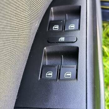 Чорний Сеат Leon, об'ємом двигуна 1.6 л та пробігом 127 тис. км за 5500 $, фото 2 на Automoto.ua