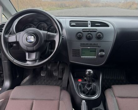 Черный Сеат Леон, объемом двигателя 1.9 л и пробегом 313 тыс. км за 2950 $, фото 13 на Automoto.ua