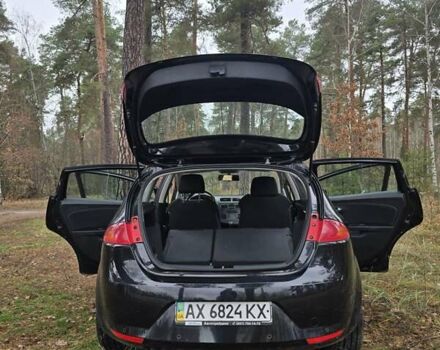 Черный Сеат Леон, объемом двигателя 2 л и пробегом 60 тыс. км за 8000 $, фото 6 на Automoto.ua