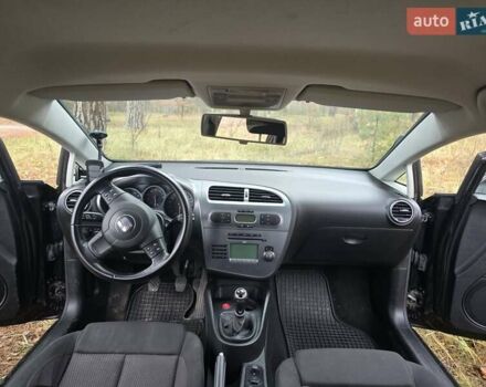 Черный Сеат Леон, объемом двигателя 2 л и пробегом 60 тыс. км за 8000 $, фото 7 на Automoto.ua