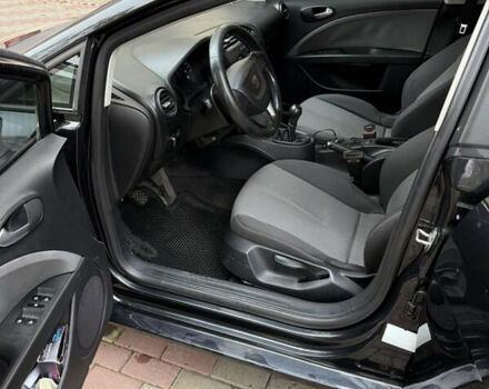 Черный Сеат Леон, объемом двигателя 1.39 л и пробегом 199 тыс. км за 5700 $, фото 7 на Automoto.ua