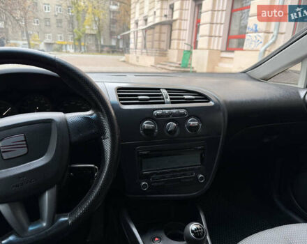 Черный Сеат Леон, объемом двигателя 1.39 л и пробегом 199 тыс. км за 5700 $, фото 11 на Automoto.ua