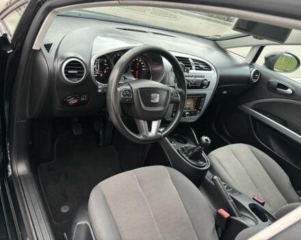 Черный Сеат Леон, объемом двигателя 1.4 л и пробегом 200 тыс. км за 6600 $, фото 7 на Automoto.ua