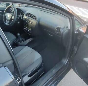 Черный Сеат Леон, объемом двигателя 1.39 л и пробегом 180 тыс. км за 6500 $, фото 20 на Automoto.ua