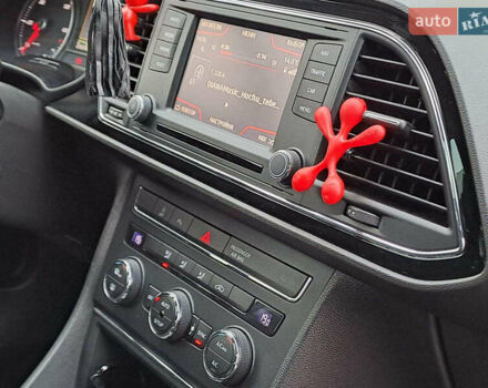 Черный Сеат Леон, объемом двигателя 1.6 л и пробегом 280 тыс. км за 11190 $, фото 5 на Automoto.ua