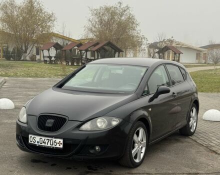 Черный Сеат Леон, объемом двигателя 1.9 л и пробегом 313 тыс. км за 2950 $, фото 1 на Automoto.ua