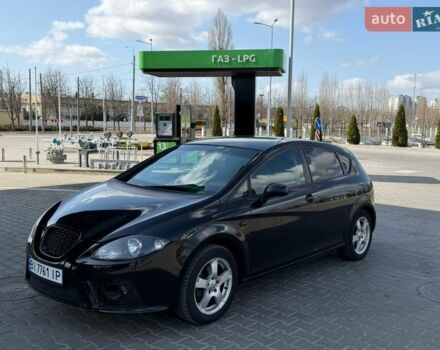 Черный Сеат Леон, объемом двигателя 1.8 л и пробегом 280 тыс. км за 4700 $, фото 1 на Automoto.ua