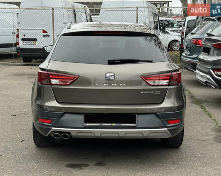 Коричневый Сеат Леон, объемом двигателя 2 л и пробегом 143 тыс. км за 16000 $, фото 5 на Automoto.ua