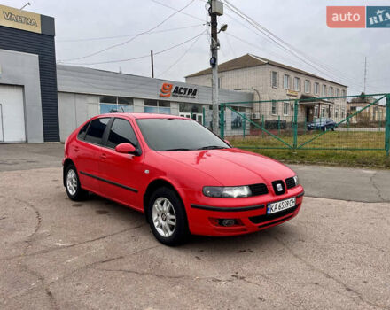 Красный Сеат Леон, объемом двигателя 1.6 л и пробегом 172 тыс. км за 3900 $, фото 2 на Automoto.ua