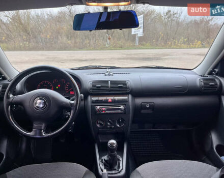 Красный Сеат Леон, объемом двигателя 1.6 л и пробегом 165 тыс. км за 4300 $, фото 12 на Automoto.ua