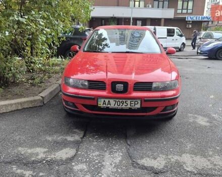 Сеат Leon 2003 у Києві на Automoto.ua Червоний Сеат Leon, об'ємом двигуна 1.8 л та пробігом 155 тис. км за 5800 $, фото 5 на Automoto.ua