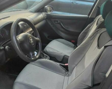 Красный Сеат Леон, объемом двигателя 1.6 л и пробегом 202 тыс. км за 4000 $, фото 4 на Automoto.ua