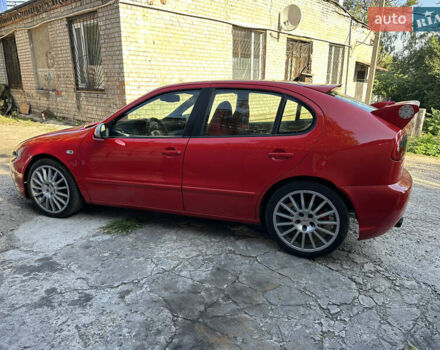 Красный Сеат Леон, объемом двигателя 1.8 л и пробегом 231 тыс. км за 5000 $, фото 2 на Automoto.ua