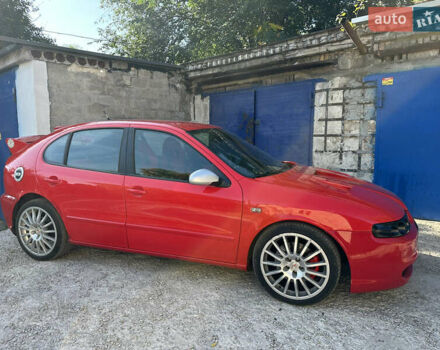 Сеат Леон 2004 в Каменское - Днепродзержинск на Automoto.ua Красный Сеат Леон, объемом двигателя 1.8 л и пробегом 231 тыс. км за 5400 $, фото 6 на Automoto.ua