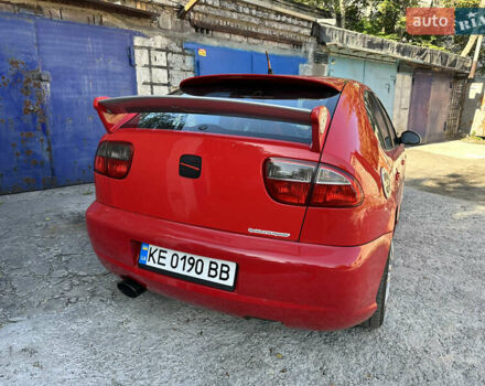 Сеат Леон 2004 в Каменское - Днепродзержинск на Automoto.ua Красный Сеат Леон, объемом двигателя 1.8 л и пробегом 231 тыс. км за 5400 $, фото 4 на Automoto.ua