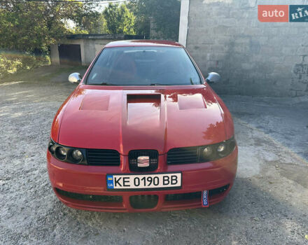 Сеат Леон 2004 в Каменское - Днепродзержинск на Automoto.ua Красный Сеат Леон, объемом двигателя 1.8 л и пробегом 231 тыс. км за 5400 $, фото 7 на Automoto.ua