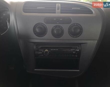 Червоний Сеат Leon, об'ємом двигуна 1.6 л та пробігом 211 тис. км за 5200 $, фото 19 на Automoto.ua